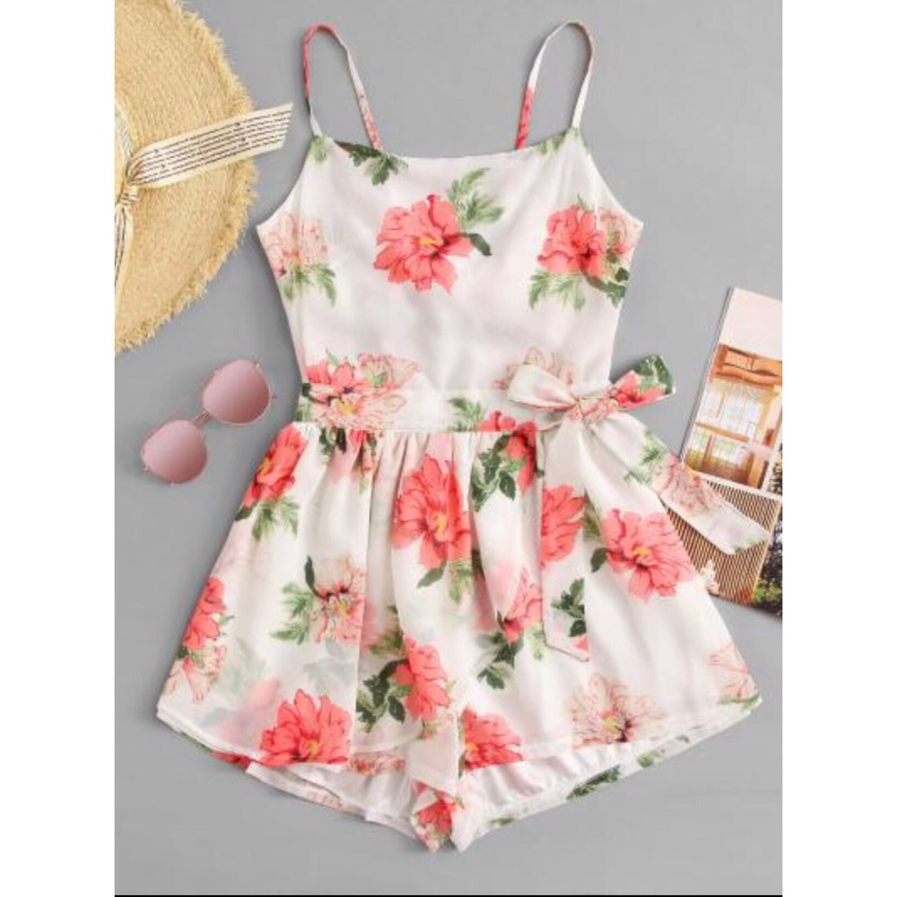 NWOT FLORAL TIED UP ROMPER
